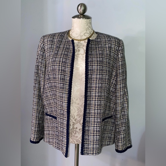 Alfred Dunner Blazer Size 14 P. #5 - Picture 2 of 6